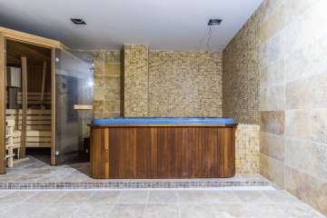 jacuzzi