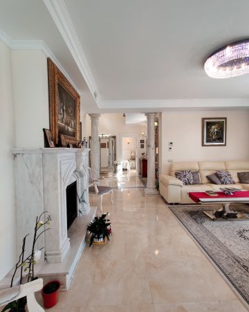 https://cdn.resales-online.com/public/87eii68kgm/properties/qbsogmbxdefdahs/w1200/11-20939a0134ad724a8cb2a801094d15a4.jpg?v=1613570548