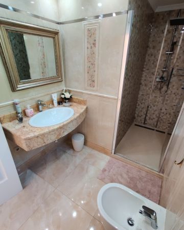 https://cdn.resales-online.com/public/87eii68kgm/properties/qbsogmbxdefdahs/w1200/20-d1f7658cbe4ba6cd8666fec30fba80ad.jpg?v=1613570548