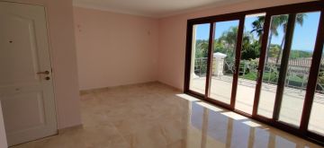 https://cdn.resales-online.com/public/87eii68kgm/properties/qbsogmbxdefdahs/w1200/28-ef19a2c59920e2e087cd278a51b6dbf8.jpg?v=1613570548