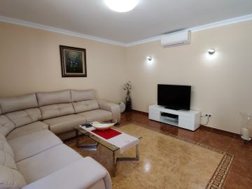https://cdn.resales-online.com/public/87eii68kgm/properties/qbsogmbxdefdahs/w1200/40-f31507287178c6a03c2c34ff88cc832c.jpg?v=1613570548