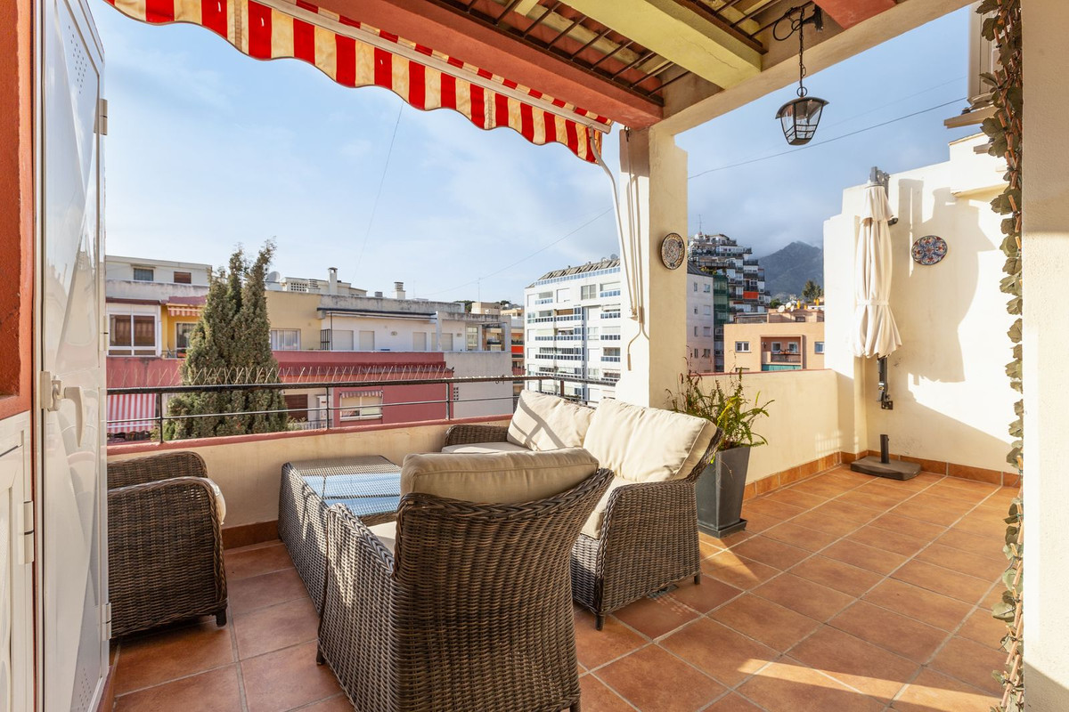 https://cdn.resales-online.com/public/cbiutp5eqn/properties/6f861834d5d711eca97d0217bc231ef4/w1200/1-7980e48d732b6fc85c14b43b94d2aa54.jpg?v=1652792244