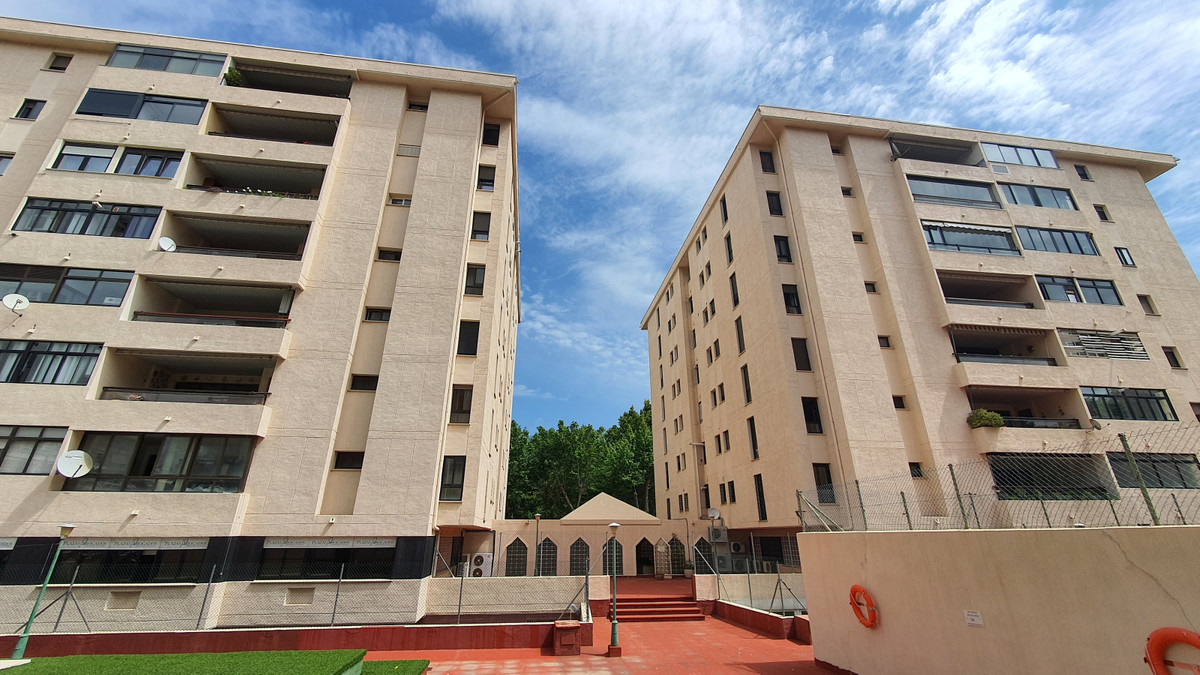 https://cdn.resales-online.com/public/2cqqjmnhjb/properties/1eeed5a5e00c11eca97d0217bc231ef4/w1200/1-7980e48d732b6fc85c14b43b94d2aa54.jpg?v=1653915710
