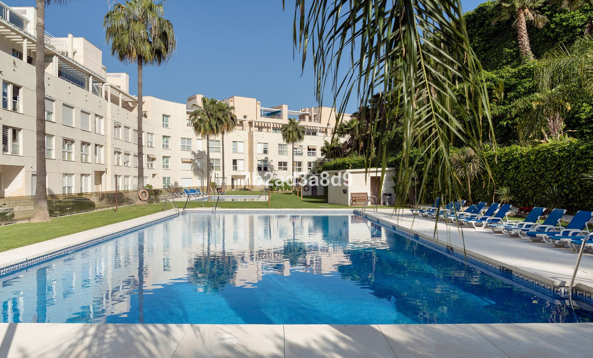 https://cdn.resales-online.com/public/7b2ad3a8d9/properties/1936974ddb5911eca97d0217bc231ef4/w1200/1-7980e48d732b6fc85c14b43b94d2aa54.jpg?v=1653398548