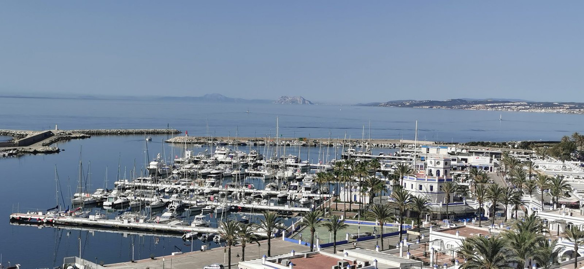 https://cdn.resales-online.com/public/asb71hmq0g/properties/1201fb3cddb411eca97d0217bc231ef4/w1200/1-7980e48d732b6fc85c14b43b94d2aa54.jpg?v=1653741847