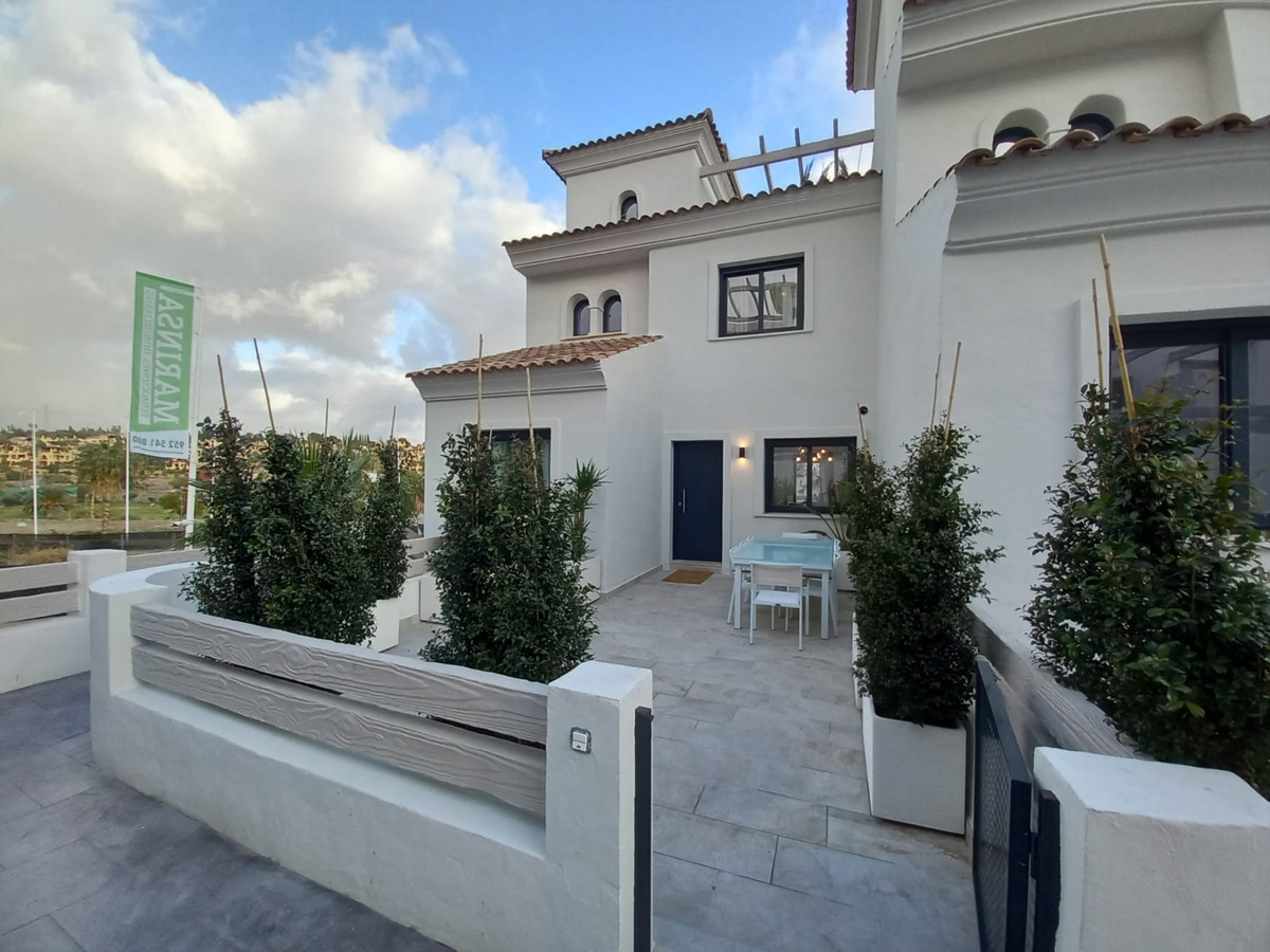 https://cdn.resales-online.com/public/89kcvpt69u/properties/2606660a899e11eca97d0217bc231ef4/w1200/1-7980e48d732b6fc85c14b43b94d2aa54.jpg?v=1644420460