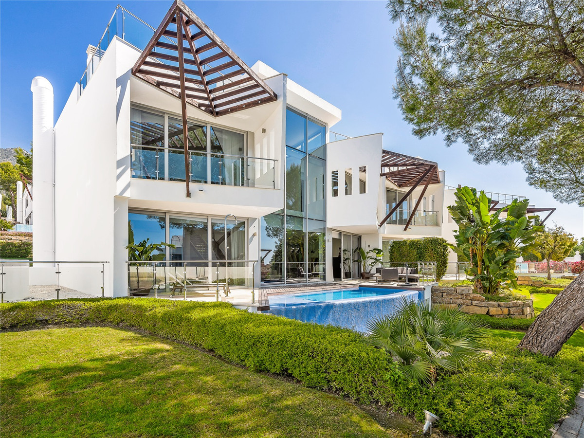 https://cdn.resales-online.com/public/hde336ltfm/properties/b9989b0a049011ecaa340217bc231ef4/w1200/1-7980e48d732b6fc85c14b43b94d2aa54.jpg?v=1629868264