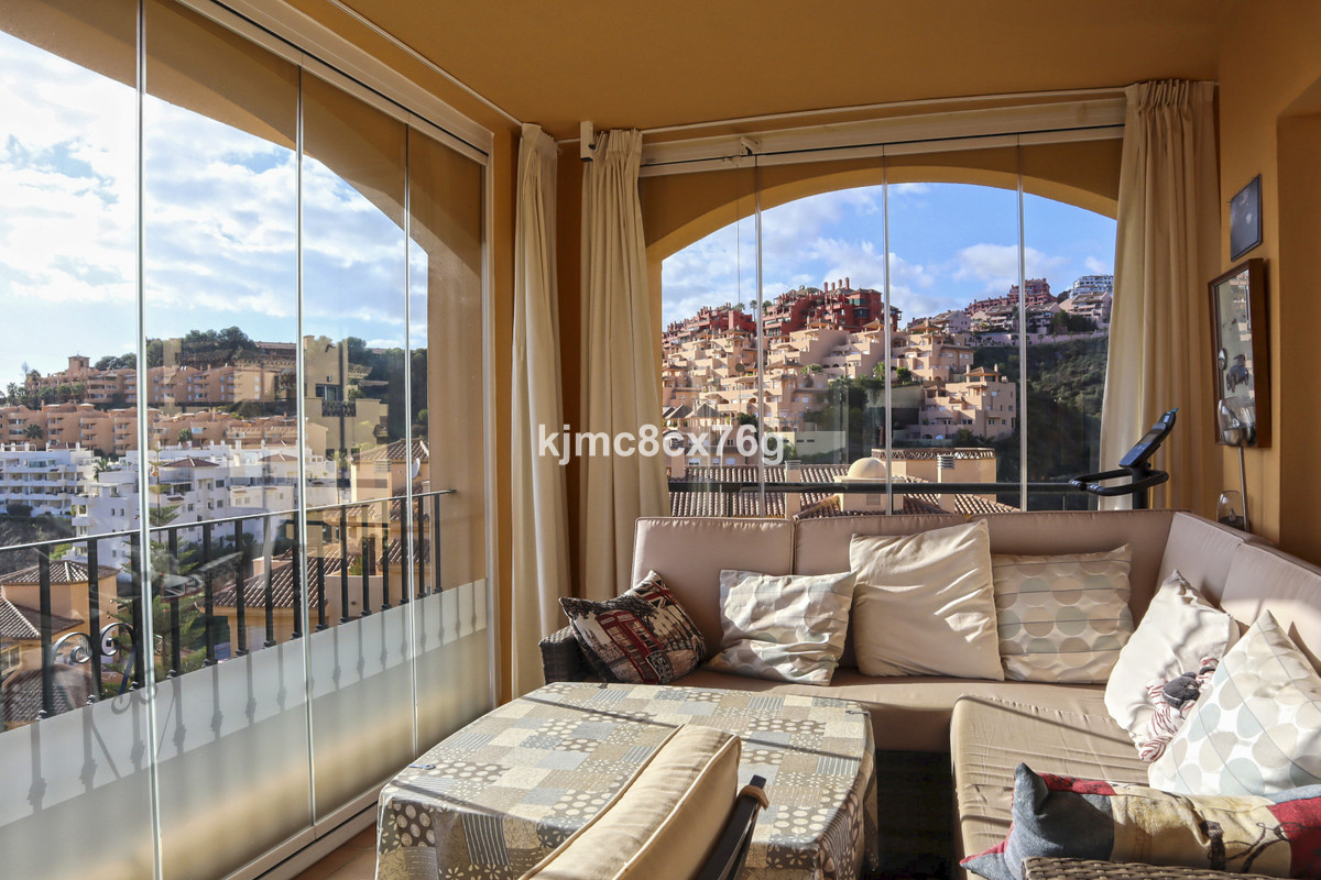 https://cdn.resales-online.com/public/kjmc8cx76g/properties/b28619bb998411eca97d0217bc231ef4/w1200/1-7980e48d732b6fc85c14b43b94d2aa54.jpg?v=1646159175