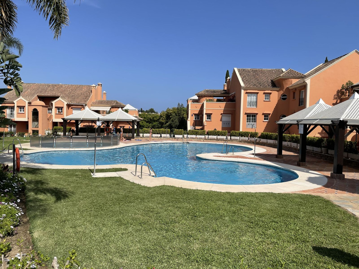 https://cdn.resales-online.com/public/mq0hn394pf/properties/3e2bd49ef8b311eca97d0217bc231ef4/w1200/2-5bd7b9d04b45e33852eaf0ec6670150d.jpg?v=1656626007