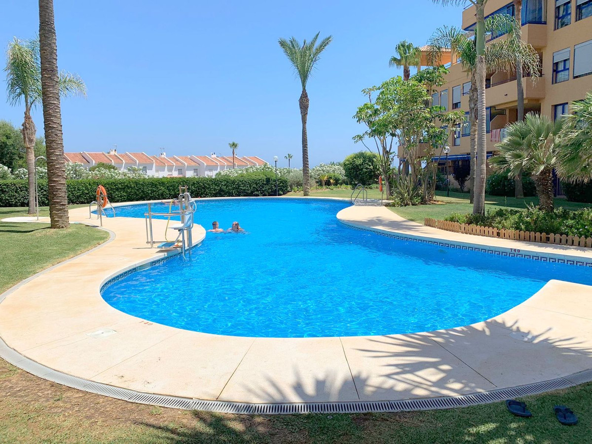 https://cdn.resales-online.com/public/ps30oxofyd/properties/977378c902b511eda97d0217bc231ef4/w1200/1-7980e48d732b6fc85c14b43b94d2aa54.jpg?v=1657725144