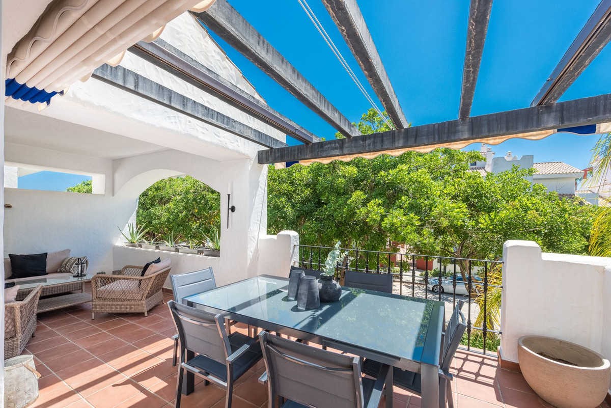 https://cdn.resales-online.com/public/6ki077c9c0/properties/d85b37d3ebbc11eca97d0217bc231ef4/w1200/1-7980e48d732b6fc85c14b43b94d2aa54.jpg?v=1655200346
