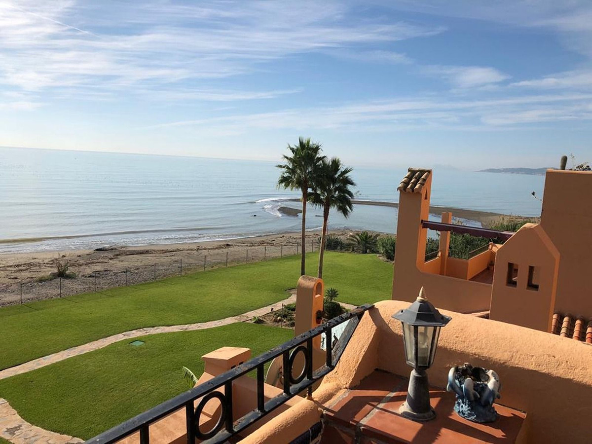 https://cdn.resales-online.com/public/325upufont/properties/468ecb4901c711eda97d0217bc231ef4/w1200/1-7980e48d732b6fc85c14b43b94d2aa54.jpg?v=1657641442