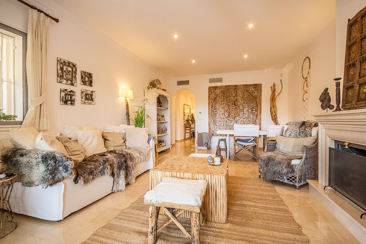 https://cdn.resales-online.com/public/fh9tjd83nc/properties/69d79814029811eda97d0217bc231ef4/w1200/1-7980e48d732b6fc85c14b43b94d2aa54.jpg?v=1657714659