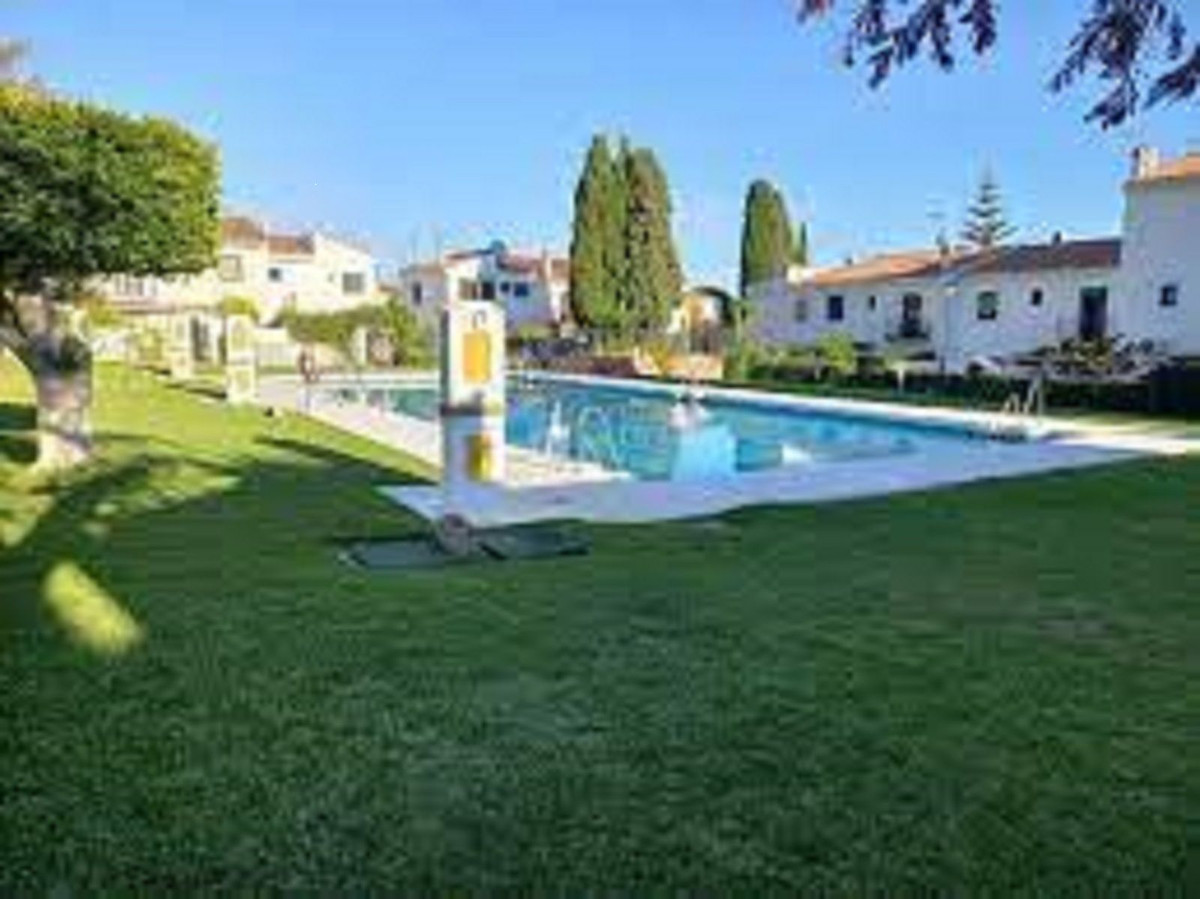 https://cdn.resales-online.com/public/mmd237tqbe/properties/003f1081dba211eca97d0217bc231ef4/w1200/1-7980e48d732b6fc85c14b43b94d2aa54.jpg?v=1653428799