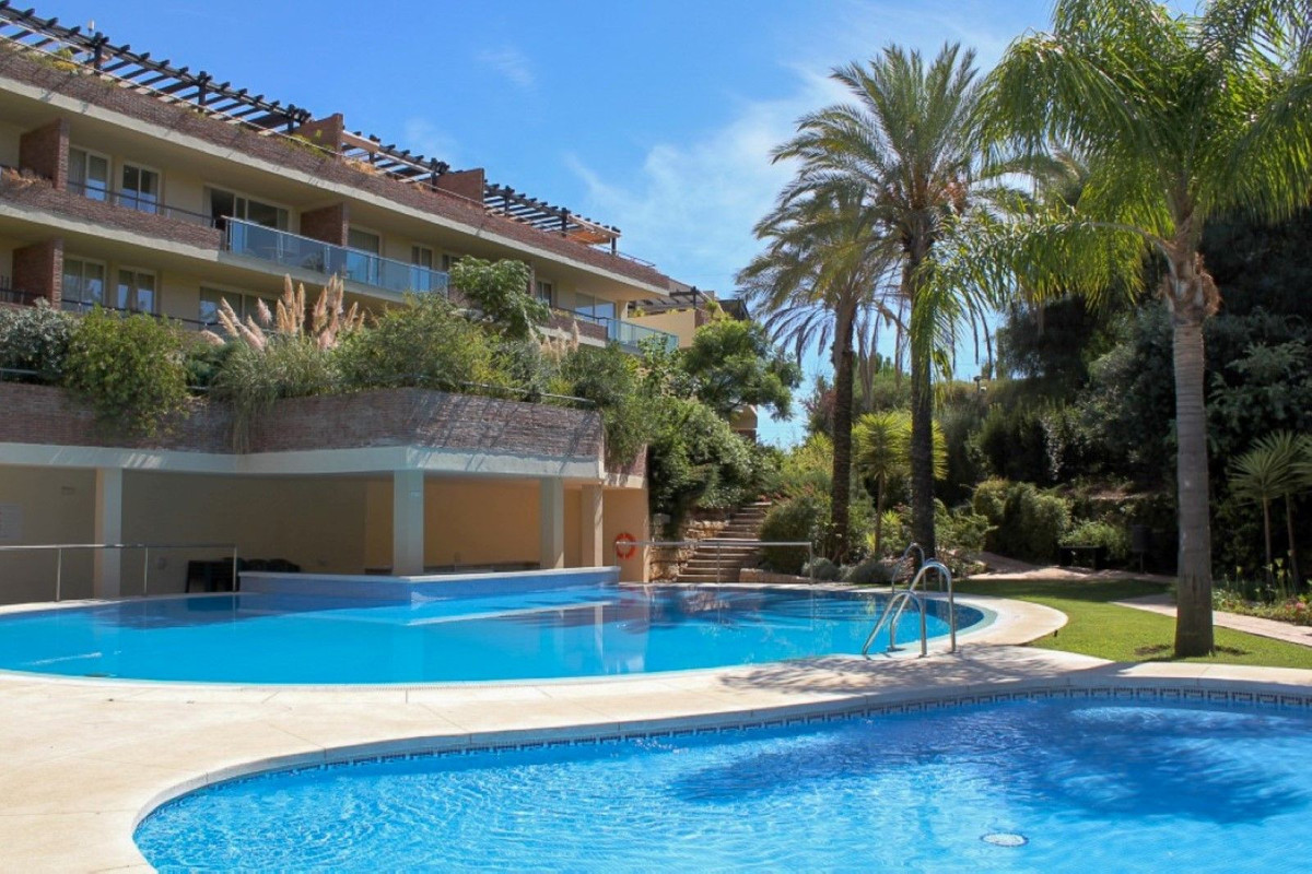 https://cdn.resales-online.com/public/l0vq491cr1/properties/4b76d27f020511eda97d0217bc231ef4/w1200/1-7980e48d732b6fc85c14b43b94d2aa54.jpg?v=1657649568