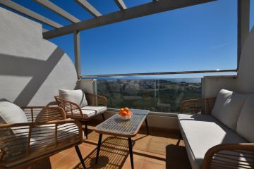 https://cdn.resales-online.com/public/42hwd96dpz/properties/bb4135dd236411edad230217bc231ef4/w1200/1-7980e48d732b6fc85c14b43b94d2aa54.jpg?v=1661318706