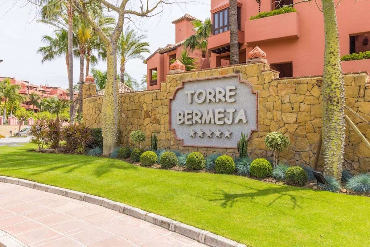 https://cdn.resales-online.com/public/03hejlhn4b/properties/00d7169a32a511edad230217bc231ef4/w1200/1-7980e48d732b6fc85c14b43b94d2aa54.jpg?v=1662996478
