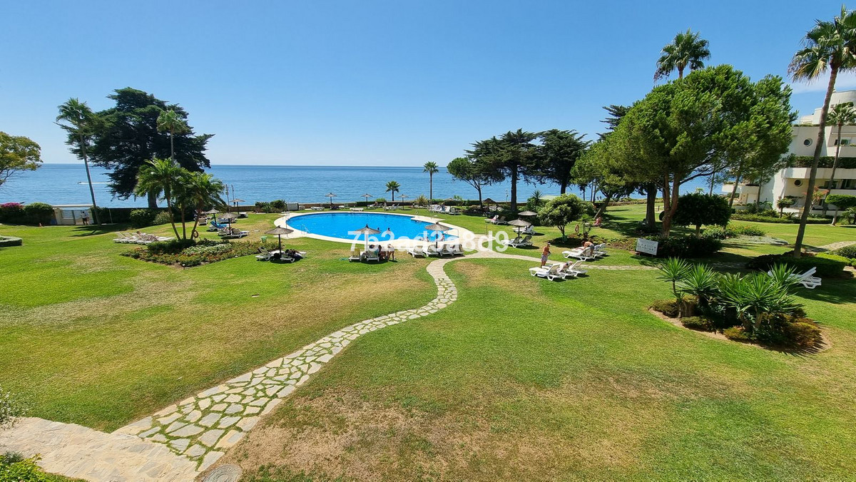 https://cdn.resales-online.com/public/7b2ad3a8d9/properties/19851b2d39a311edad230217bc231ef4/w1200/1-7980e48d732b6fc85c14b43b94d2aa54.jpg?v=1663767541
