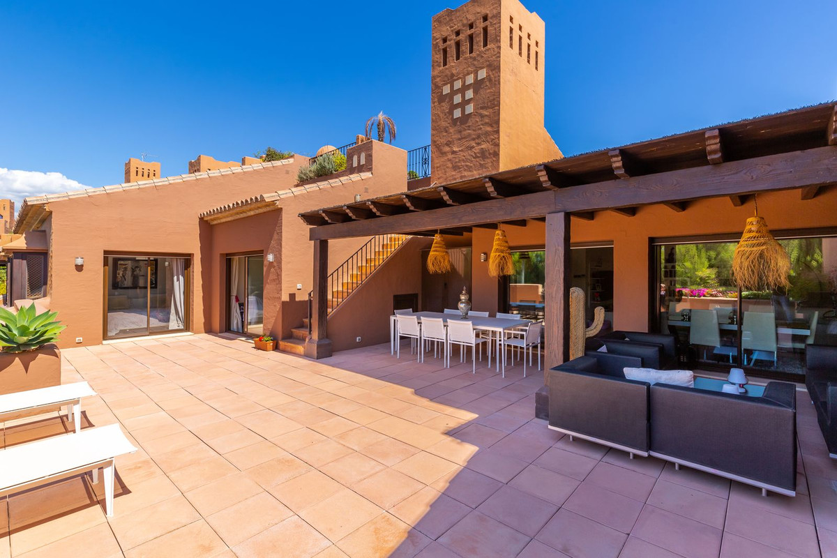 https://cdn.resales-online.com/public/lkod0ez88i/properties/fea00476399311edad230217bc231ef4/w1200/1-7980e48d732b6fc85c14b43b94d2aa54.jpg?v=1663758154