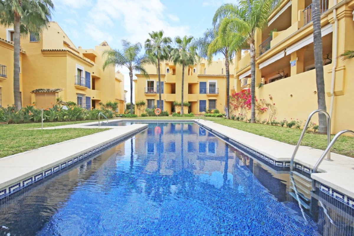 https://cdn.resales-online.com/public/l0vq491cr1/properties/6a79eff13f3711edad230217bc231ef4/w1200/1-7980e48d732b6fc85c14b43b94d2aa54.jpg?v=1664378052