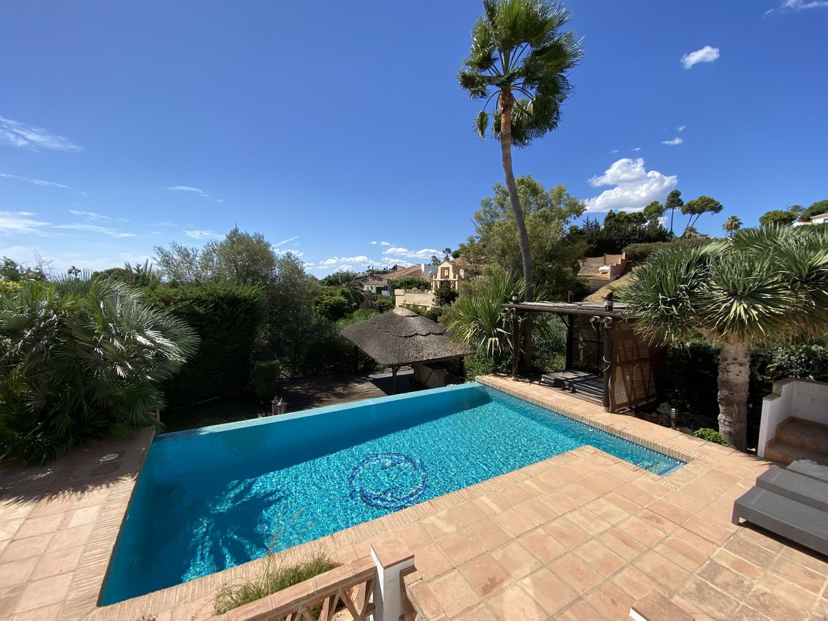 https://cdn.resales-online.com/public/trh8i69rb9/properties/03a436603f2411edad230217bc231ef4/w1200/1-7980e48d732b6fc85c14b43b94d2aa54.jpg?v=1664369681