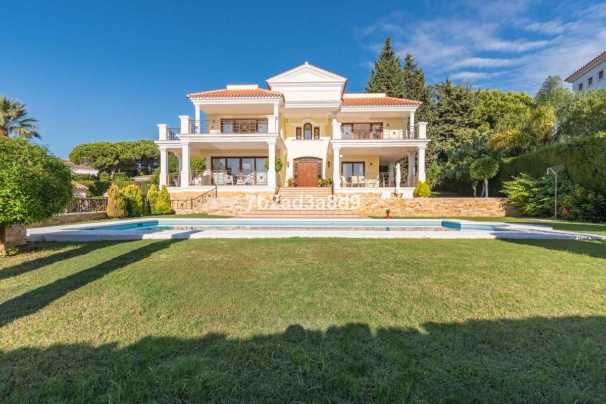 https://cdn.resales-online.com/public/7b2ad3a8d9/properties/8c33e8d1432811ed98460217bc231ef4/w1200/1-7980e48d732b6fc85c14b43b94d2aa54.jpg?v=1664815393
