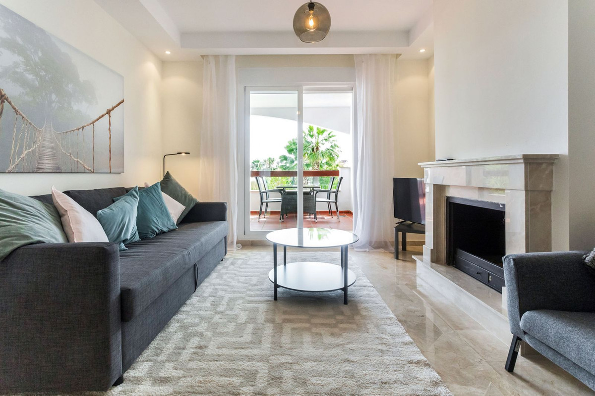 https://cdn.resales-online.com/public/14ldb8kixc/properties/7d5b5e3d432011ed98460217bc231ef4/w1200/1-7980e48d732b6fc85c14b43b94d2aa54.jpg?v=1664810077