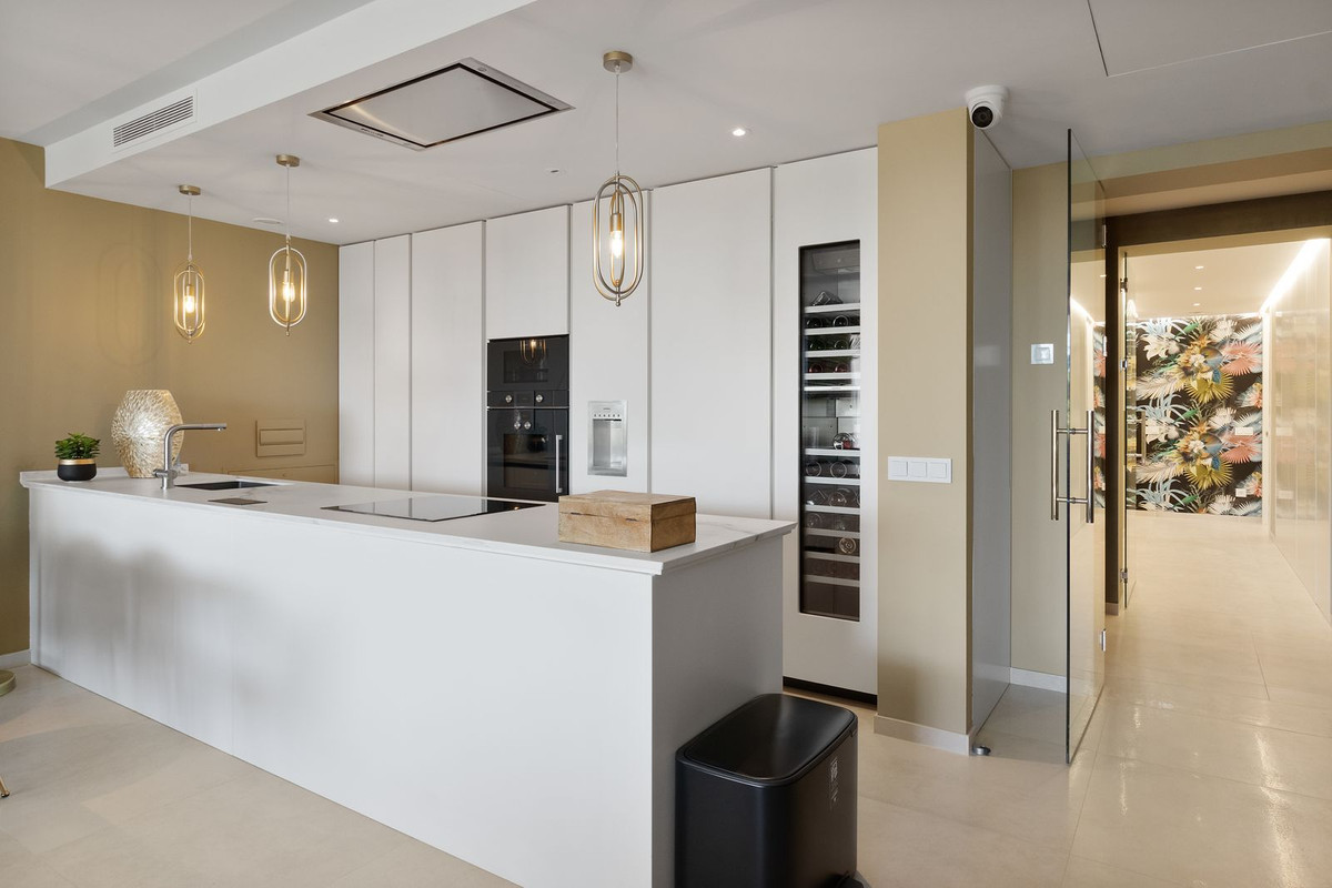 https://cdn.resales-online.com/public/dhqxclc4m2/properties/40976bb7454b11ed98460217bc231ef4/w1200/1-7980e48d732b6fc85c14b43b94d2aa54.jpg?v=1665048004