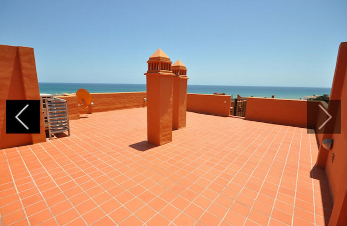 https://cdn.resales-online.com/public/nta0ullcs5/properties/7f84df7b486f11ed98460217bc231ef4/w1200/1-7980e48d732b6fc85c14b43b94d2aa54.jpg?v=1665393432