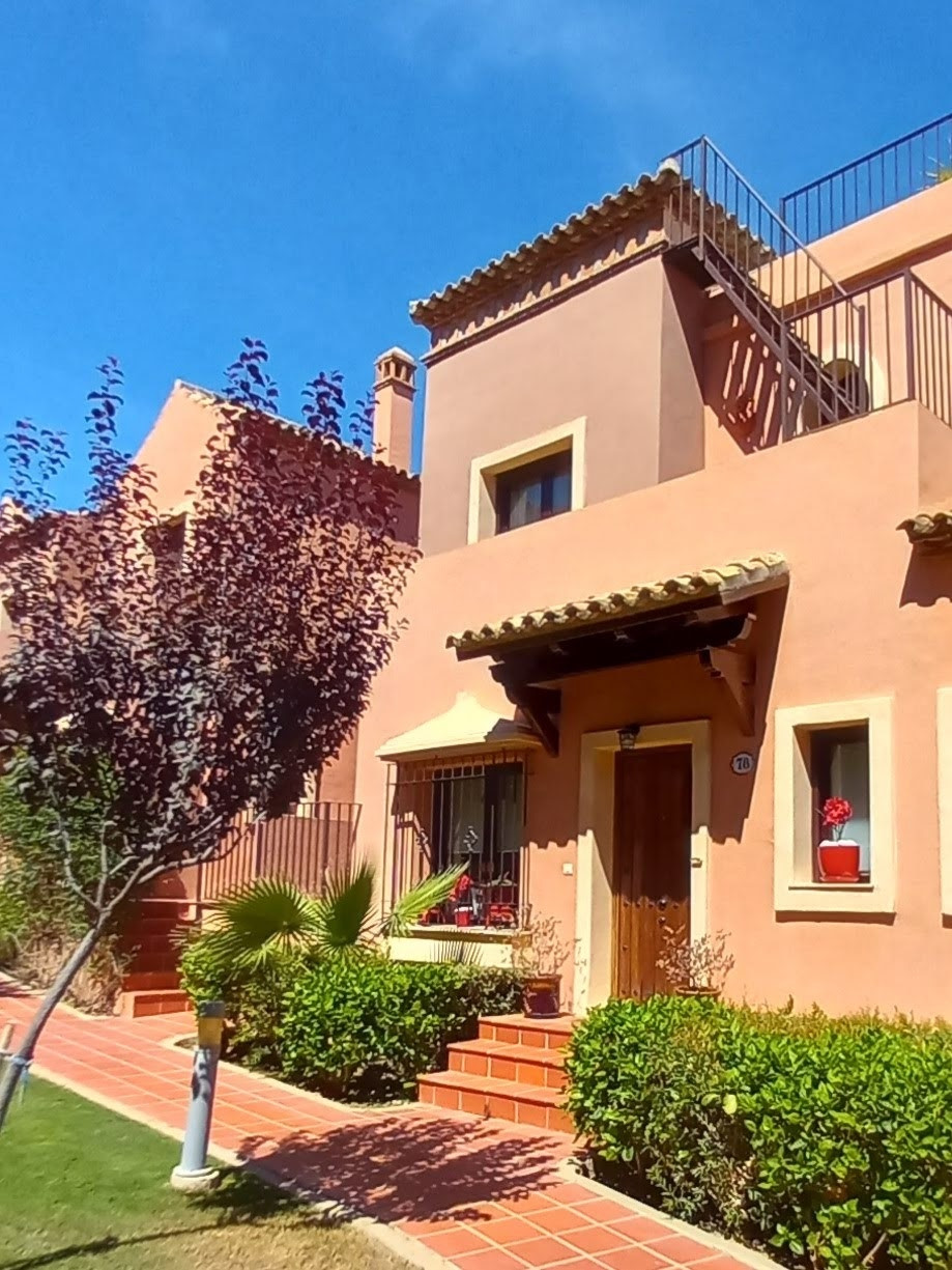 https://cdn.resales-online.com/public/126rkpuc5l/properties/ff134fb84ea111ed98460217bc231ef4/w1200/1-7980e48d732b6fc85c14b43b94d2aa54.jpg?v=1666072919