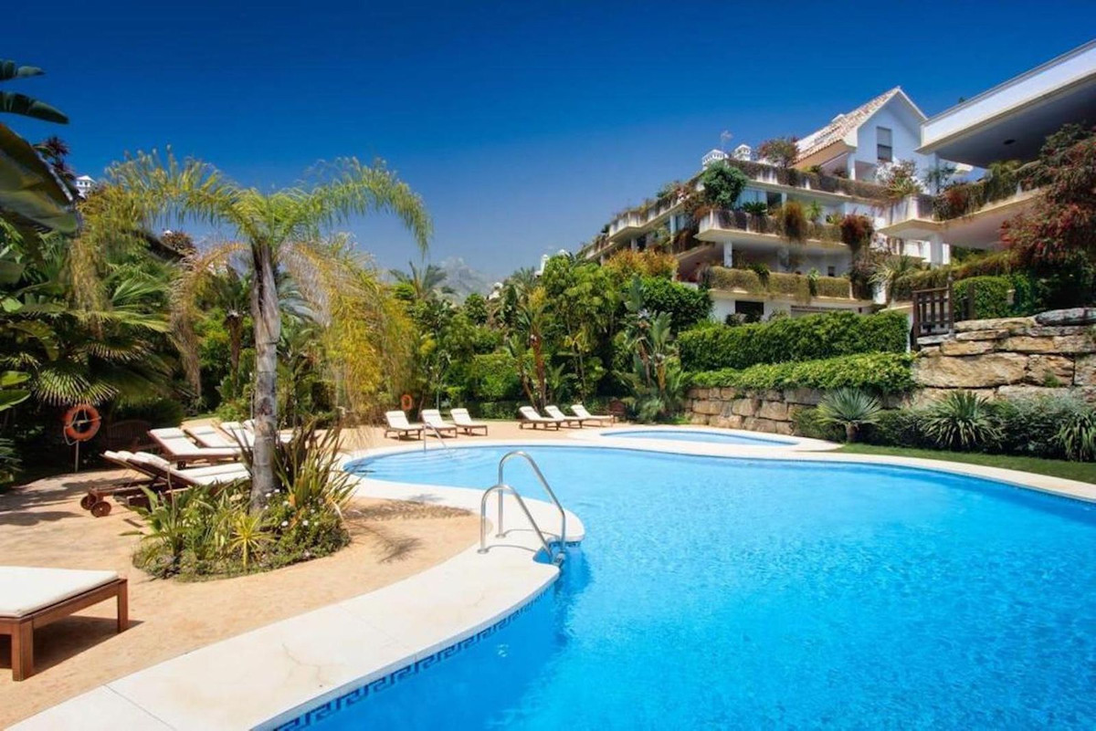 https://cdn.resales-online.com/public/ru8ehb70ak/properties/66095d264f1e11ed98460217bc231ef4/w1200/1-7980e48d732b6fc85c14b43b94d2aa54.jpg?v=1666128519