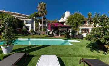 https://cdn.resales-online.com/public/199lfdjq5g/properties/61ef7107719a11ed98460217bc231ef4/w1200/1-7980e48d732b6fc85c14b43b94d2aa54.jpg?v=1670010484