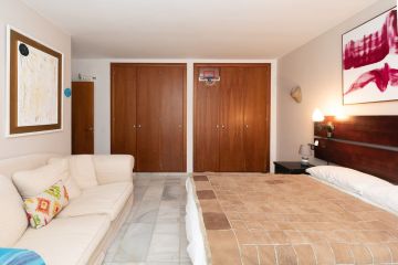 https://cdn.resales-online.com/public/199lfdjq5g/properties/61ef7107719a11ed98460217bc231ef4/w1200/16-ec67b526875bf0124b6ce4328a754439.jpg?v=1670010484