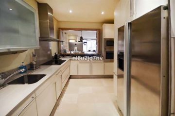 https://cdn.resales-online.com/public/nl6u2jq7nv/properties/d27c74e5c25311ed84bd0217bc231ef4/w1200/6-241328e1bcc9c0d8ce1222beb6c967a8.jpg?v=1678793679
