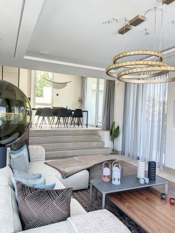 https://cdn.resales-online.com/public/25ldb8kiyd/properties/a4dd85d6e2e311edb6600217bc231ef4/w1200/18-cc72f169493c096e712837ff5d8b6e41.jpg?v=1682588355