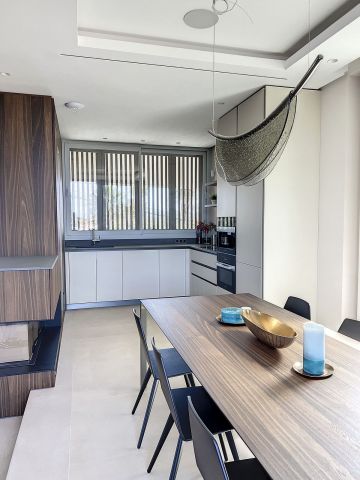 https://cdn.resales-online.com/public/25ldb8kiyd/properties/a4dd85d6e2e311edb6600217bc231ef4/w1200/19-d0ed7da2012a09046d307c195d98e7d6.jpg?v=1682588355