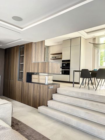 https://cdn.resales-online.com/public/25ldb8kiyd/properties/a4dd85d6e2e311edb6600217bc231ef4/w1200/20-d1f7658cbe4ba6cd8666fec30fba80ad.jpg?v=1682588355