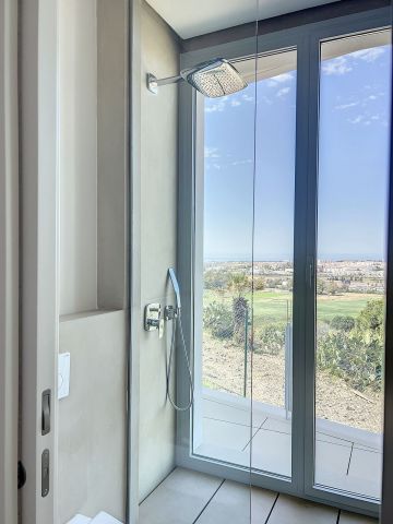 https://cdn.resales-online.com/public/25ldb8kiyd/properties/a4dd85d6e2e311edb6600217bc231ef4/w1200/33-f37a7fab00fce6ff6b895520b67d6d6d.jpg?v=1682588355