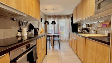 https://cdn.resales-online.com/public/jfltgt1d20/properties/15527846ea6111edb6600217bc231ef4/w1200/11-20939a0134ad724a8cb2a801094d15a4.jpg?v=1683198118