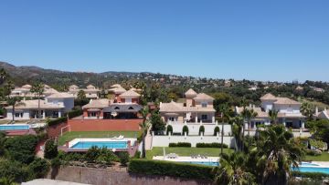 https://cdn.resales-online.com/public/2cqqjmnhjb/properties/0e7b38c3ed8911edb6600217bc231ef4/w1200/1-7980e48d732b6fc85c14b43b94d2aa54.jpg?v=1683544442