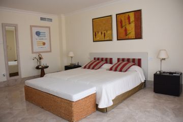 https://cdn.resales-online.com/public/2cqqjmnhjb/properties/0e7b38c3ed8911edb6600217bc231ef4/w1200/16-ec67b526875bf0124b6ce4328a754439.jpg?v=1683544442