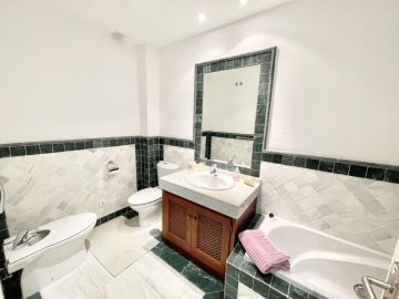 https://cdn.resales-online.com/public/496dfp56cj/properties/6c399efef03111edb6600217bc231ef4/w1200/20-d1f7658cbe4ba6cd8666fec30fba80ad.jpg?v=1691752960
