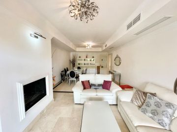 https://cdn.resales-online.com/public/496dfp56cj/properties/6c399efef03111edb6600217bc231ef4/w1200/4-c23c0f86247804fa50226aecd8b0b2c8.jpg?v=1683837539