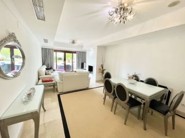 https://cdn.resales-online.com/public/496dfp56cj/properties/6c399efef03111edb6600217bc231ef4/w1200/8-e64a9055bba3e77ac8aca3b893cdf826.jpg?v=1683837539