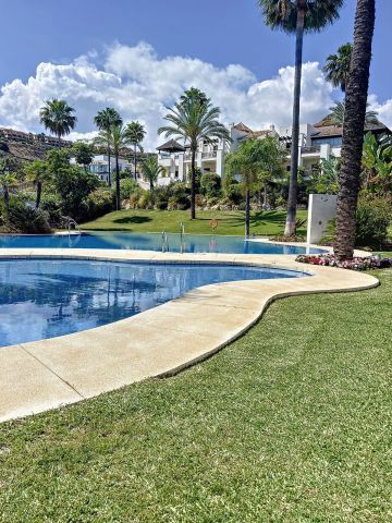 https://cdn.resales-online.com/public/25ldb8kiyd/properties/823b17f9fa4b11edb6600217bc231ef4/w1200/15-11d12f2f454f2f5e9b981fdd8b901d51.jpg?v=1684948382
