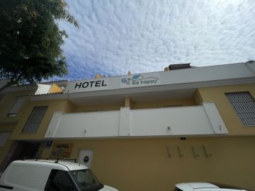 https://cdn.resales-online.com/public/t2k3jmpl4k/properties/2d04917e046511eeb6600217bc231ef4/w1200/2-5bd7b9d04b45e33852eaf0ec6670150d.jpg?v=1686068831
