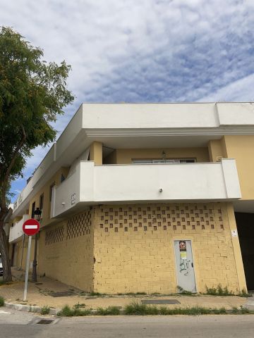 https://cdn.resales-online.com/public/t2k3jmpl4k/properties/2d04917e046511eeb6600217bc231ef4/w1200/3-e898b2bb2a2fdfd06d2c39894dce8316.jpg?v=1686068831
