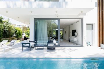https://cdn.resales-online.com/public/x1ahv6wm6l/properties/89a7032c04ac11eeb6600217bc231ef4/w1200/9-467d0cee5b725f3ef65f102a0c2e69c0.jpg?v=1687031699