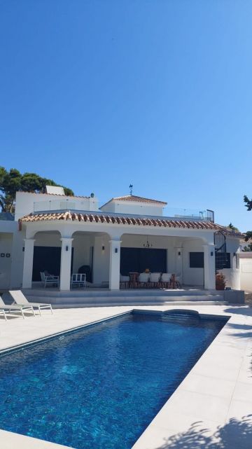 https://cdn.resales-online.com/public/760yuzkts4/properties/7a2ee30c043111eeb6600217bc231ef4/w1200/20-d1f7658cbe4ba6cd8666fec30fba80ad.jpg?v=1694809347