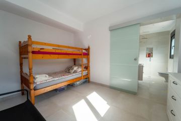 https://cdn.resales-online.com/public/760yuzkts4/properties/7a2ee30c043111eeb6600217bc231ef4/w1200/21-2c707e7c511429b4f8ec4ee5f221ddb6.jpg?v=1696531097